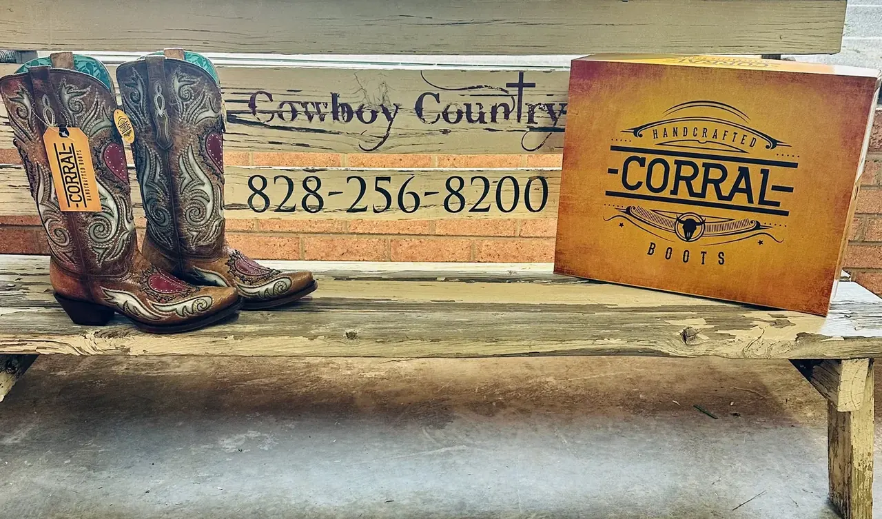 Corral boots on the Cowboy Country Western Wear bench, Hickory NC